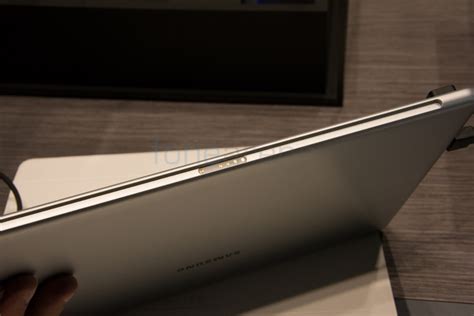 samsung galaxy book   hands   photo gallery