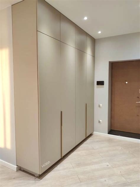 Шкаф до потолка | Luxury closets design, Home hall design, Bedroom design