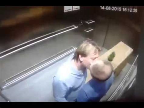 Геи сосутся - YouTube