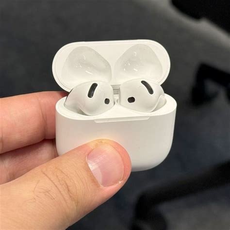 Apple AirPods 4 with ANC review