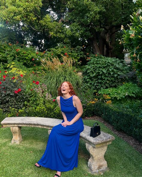 Chloe James (@itschloejames) • Instagram photos and videos