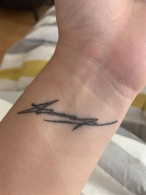My dad passed away 4 months ago, I tattoed his signature and I love