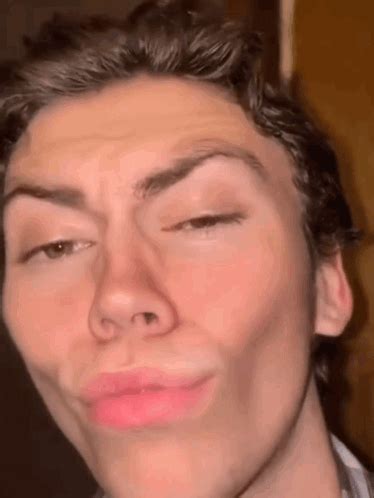 Mewing Jawline Meme - Mewing Jawline Rizz - Discover & Share GIFs