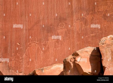 Fremont petroglyphs in Capitol Reef National Park, Capitol Reef ...