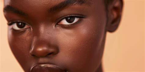Premium Photo | Detail in the eyes of a black woman in studio