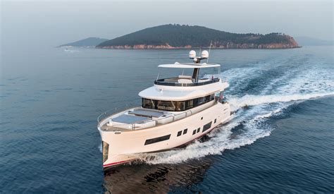 Trawler yacht reviews