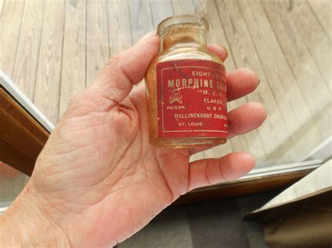 Antique Morphine Sulphate Flakes Bottle Mallinckrodt Chemical Works ...