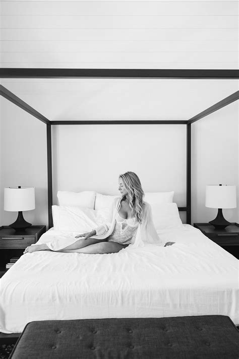 Boudoir Branding Shoot - Dawn Marie Photography