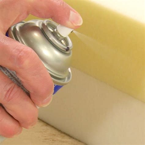 Купить специальный аэрозольный клей для диванов и кресел