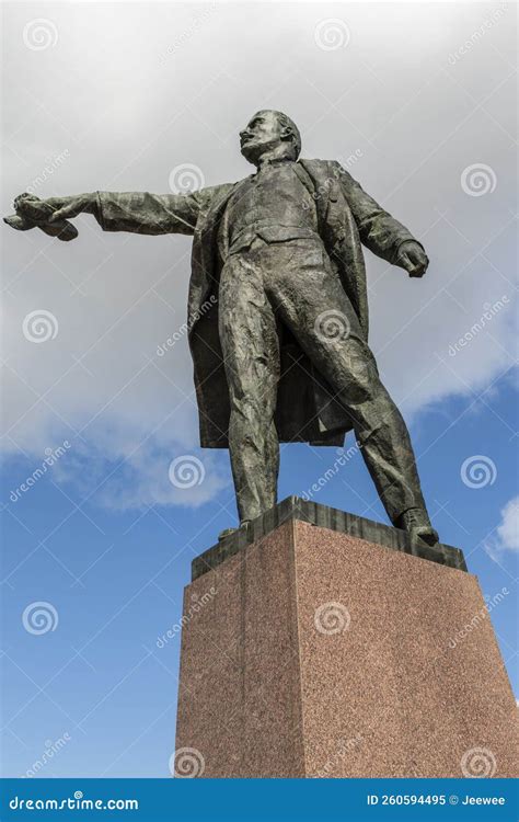 Lenin Statue On Lenin Square Berlin Leninplatz Editorial Image ...