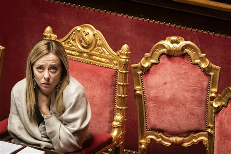 Dall'appello su Fitto ai fondi del Pnrr: da Meloni omissioni e mezze