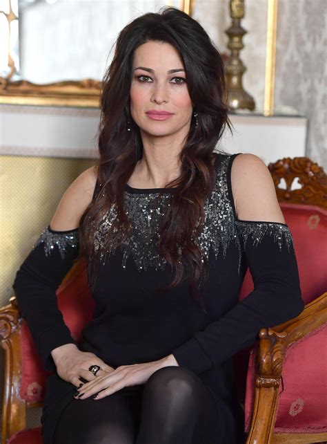 Manuela Arcuri, mamma felice: "Mattia è la mia ragione di vita
