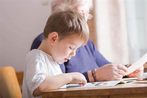 10 måter å oppmuntre barn til å lese og skrive på - Du er mamma