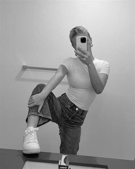 kayla (@kaylavoid) • Instagram photos and videos