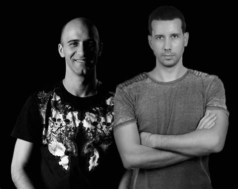 Tesseract Studio - Artists