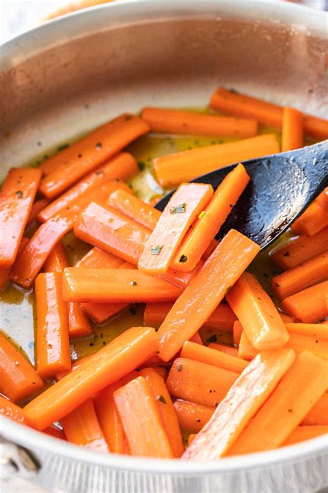 Honey Glazed Carrots {Buttery and Sweet!} - Plated Cravings