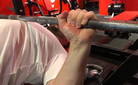 What Else Should I Do On Chest Day? (4 Examples) | PowerliftingTechnique.com