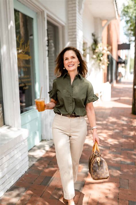 Womens Khaki Pants Outfits
