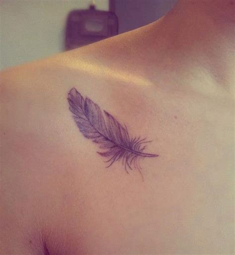 50 Cute Clavicle Tattoos for Women | Art and Design