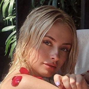Corinna Kopf - Age, Family, Bio | Famous Birthdays