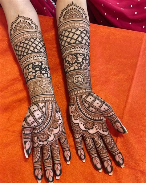 50+ Newest Bridal Mehndi Designs for Hands & Legs to Flaunt on Your Big