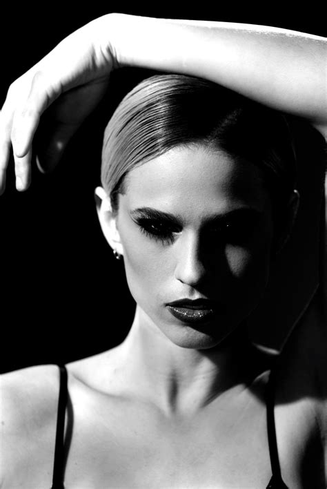 VibeWithMommy on Twitter: "What do you think of me with straight hair