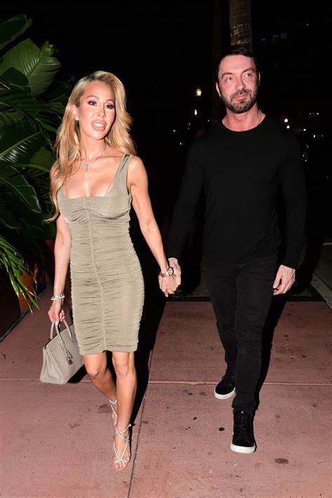LISA HOCHSTEIN Arrives at Carbone in Miami 07/06/2023 – HawtCelebs