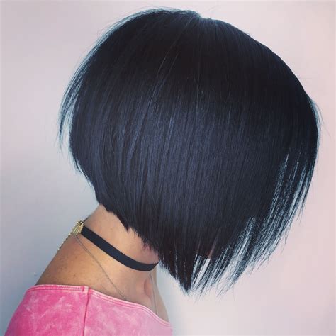 Modern Angled Bob Haircuts for a Sophisticated Look 22