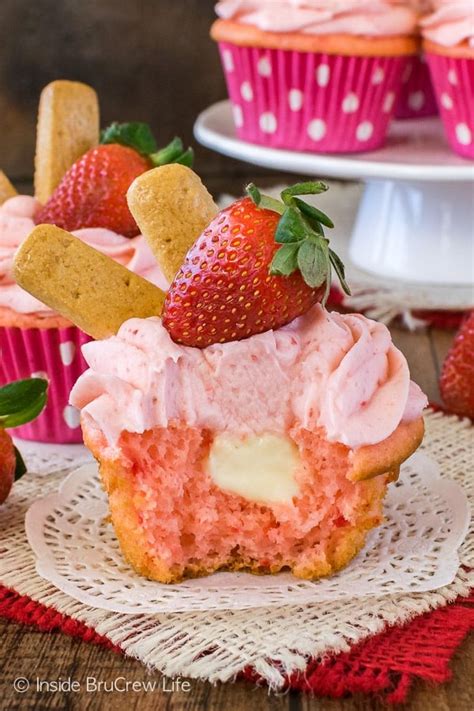 Delicious Strawberry Cheesecake Cupcakes – Easy Recipes To Make at Home