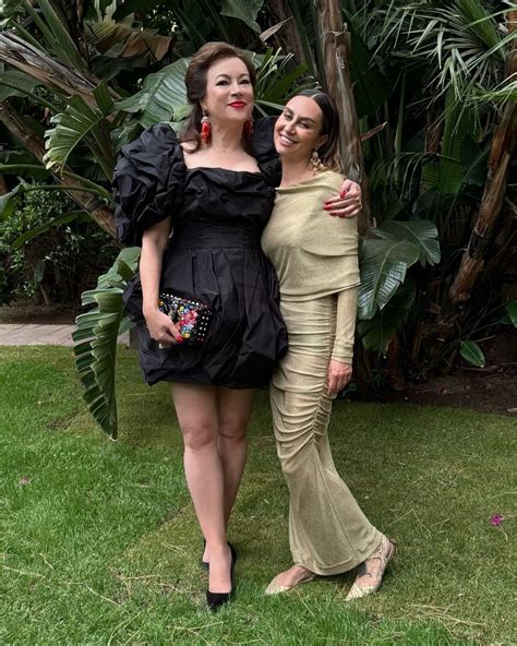 Jennifer Tilly Outfits & Style Photos • CelebMafia