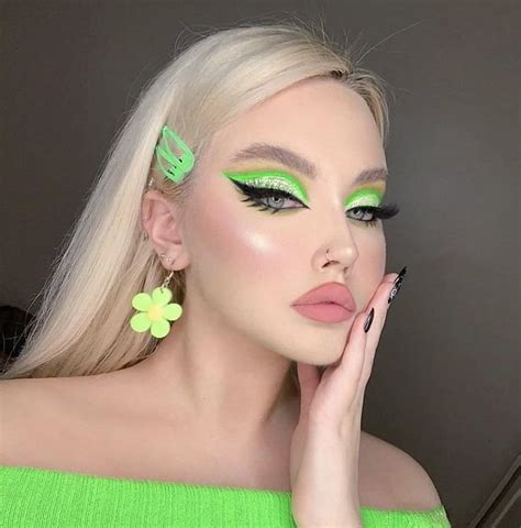 Pin on Make up | Eye makeup, Eye makeup tutorial, Green makeup