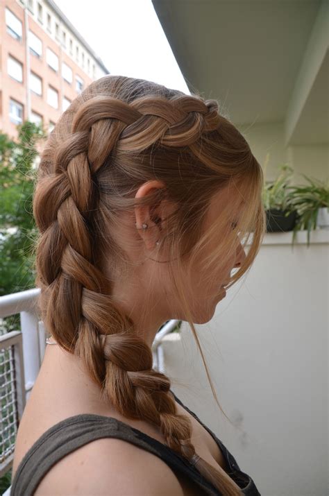Stylists argue whether dutch braid hairstyles are best for you 6