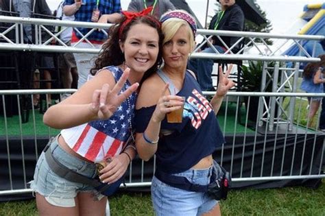 Hot Girls Indy 500's Infield Snakepit - Barnorama