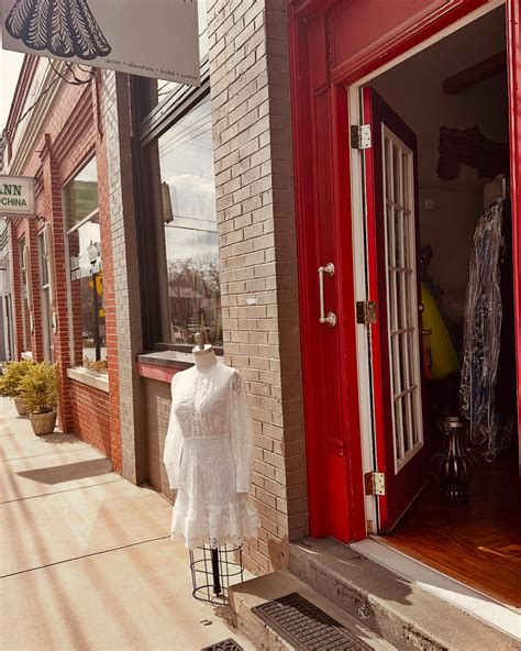 Dover st boutique stores are attracting shoppers from all over town 3