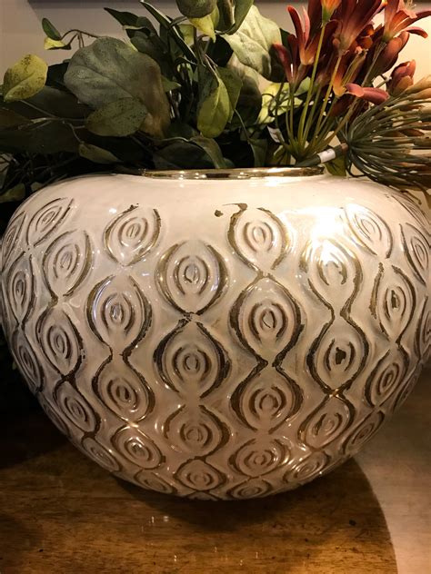 Voodoo Round Vase - Barnel's - The Art & Framing Gallery