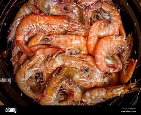 Pot of cooked shrimp in shell Stock Photo - Alamy