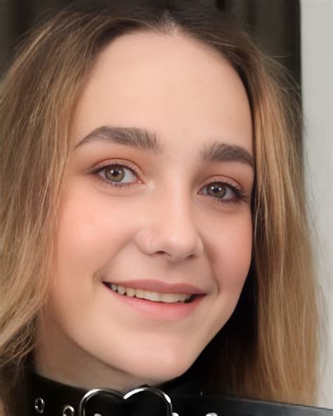 Ellie Wain (Model) Husband, Family, Wiki, Age, Net Worth, Videos & Photos