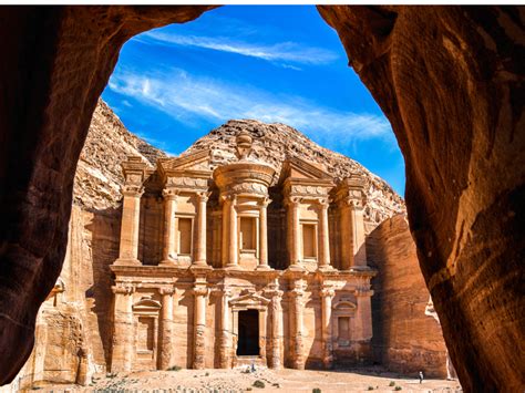 Cheap flights to Jordan: new Wizz Air flights start at Dhs70