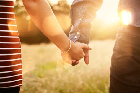 How to find a partner on social media