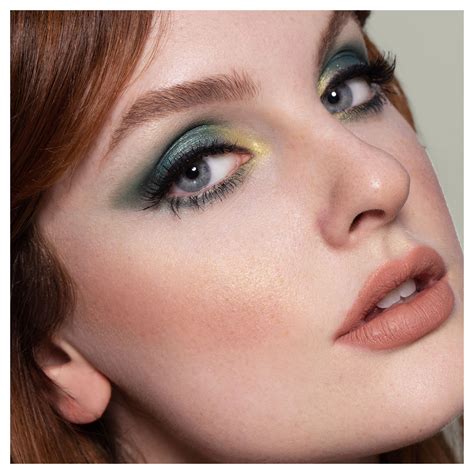 Jade Green Eyes Nude