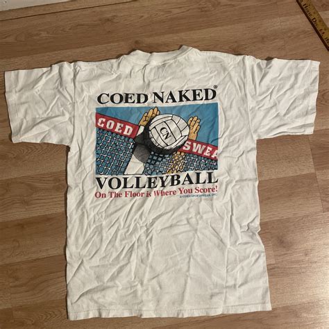 Vintage Coed Naked Volleyball T-shirt Size Medium USA - Gem