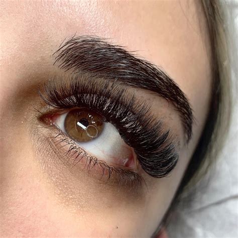 Full Glam Lash Extension Services