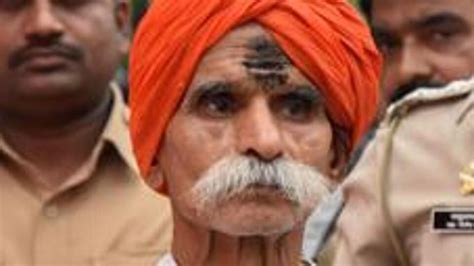 Sambhaji Bhide in trouble for controversial remarks on Mahatma Gandhi ...