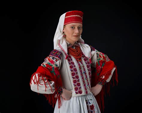 Прокат одягу у Києві | Костюмерна Ксенії Малюкової | Folk fashion ...
