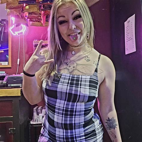 The Dark Horse - What is up everyone. Its officially Sunday funday come