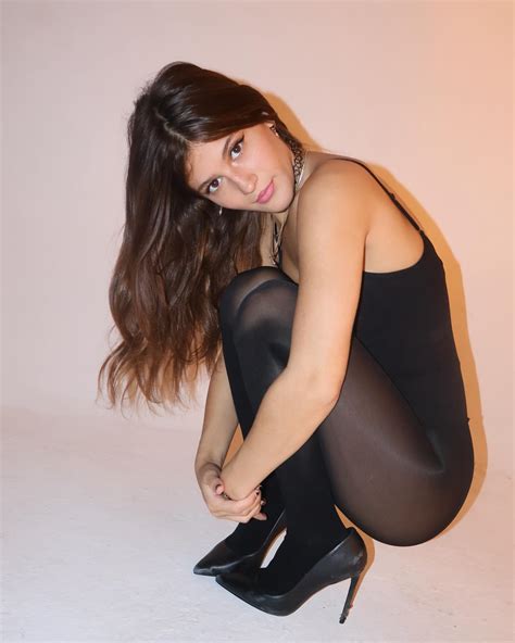 jenny roselie 🦋 | just launched my fan fix💗 go check it out | Instagram