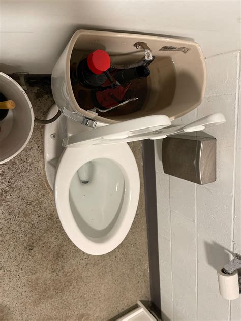 Plungers not working commercial toilet : r/Plumbing