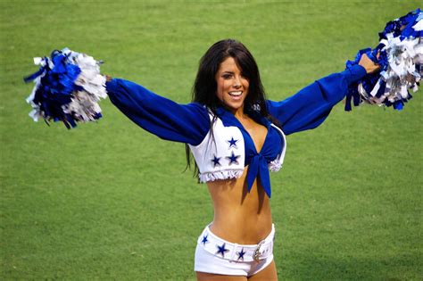 File:Dallas Cowboys Cheerleaders - IV.jpg - Wikimedia Commons