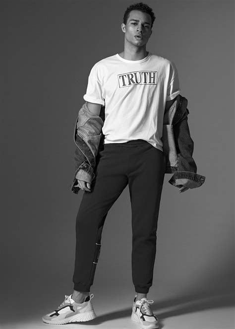 Adrian Blake Mitchell and Andrea Lassakova for Au Pont Rouge