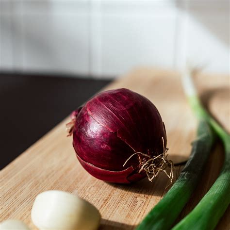 how do you cut onions without crying 1